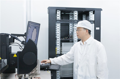 執(zhí)著科技，努力創(chuàng)“芯”——記江蘇省“最美科技工作者”洪根深